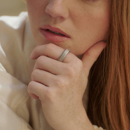 Oura Ring 5 Brushed Silver ( 40% off)