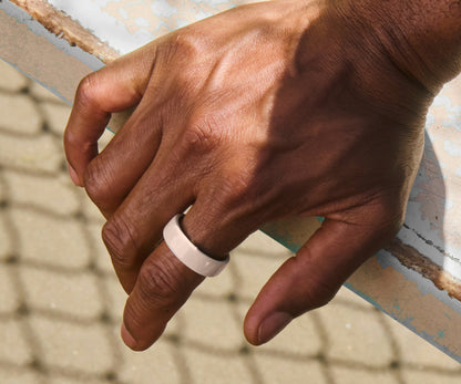 Oura Ring 4 Ceramic